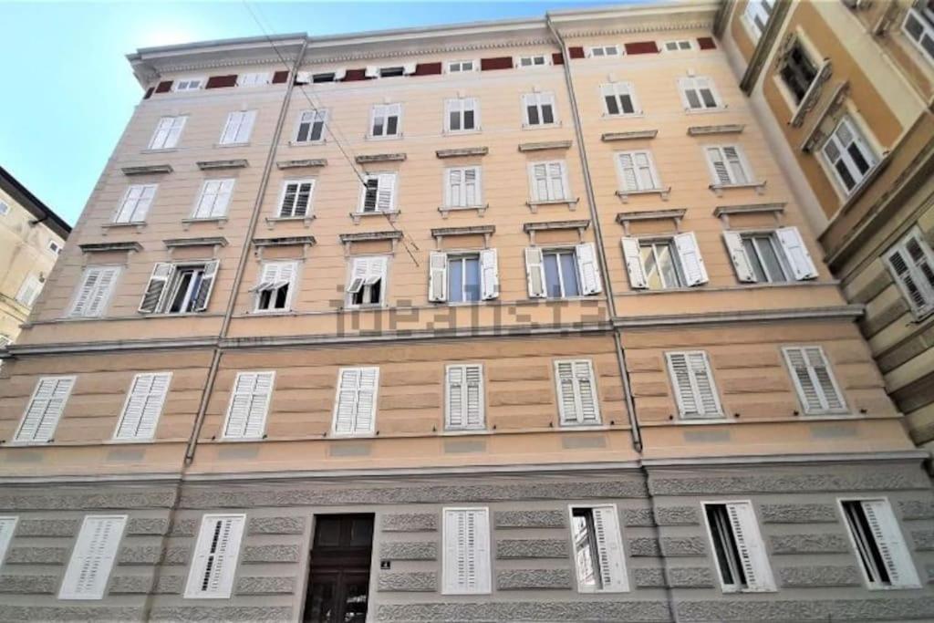 Apartament La Casa Di Lu Triest Zewnętrze zdjęcie